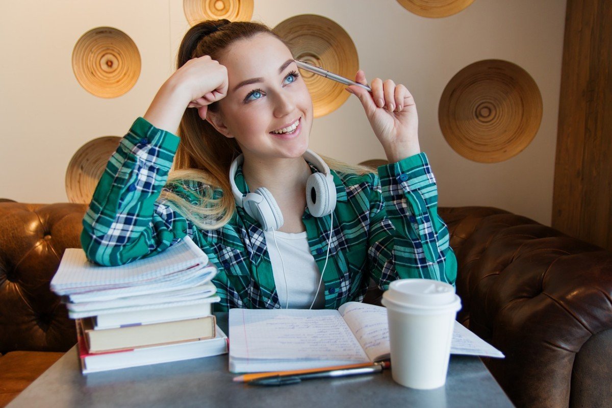 Single Mom Tip: How to Help Your Teen With College Preparation